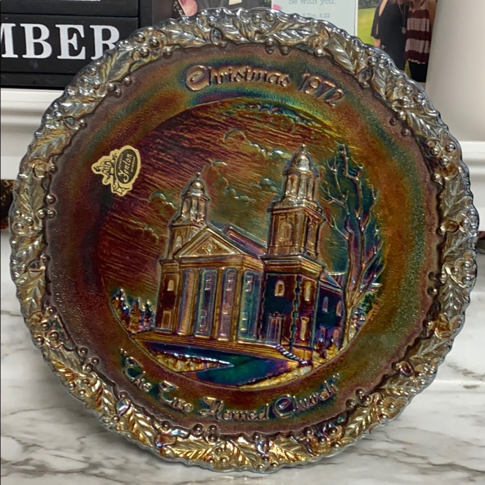 Vintage Fenton 1972 Christmas collector plate set